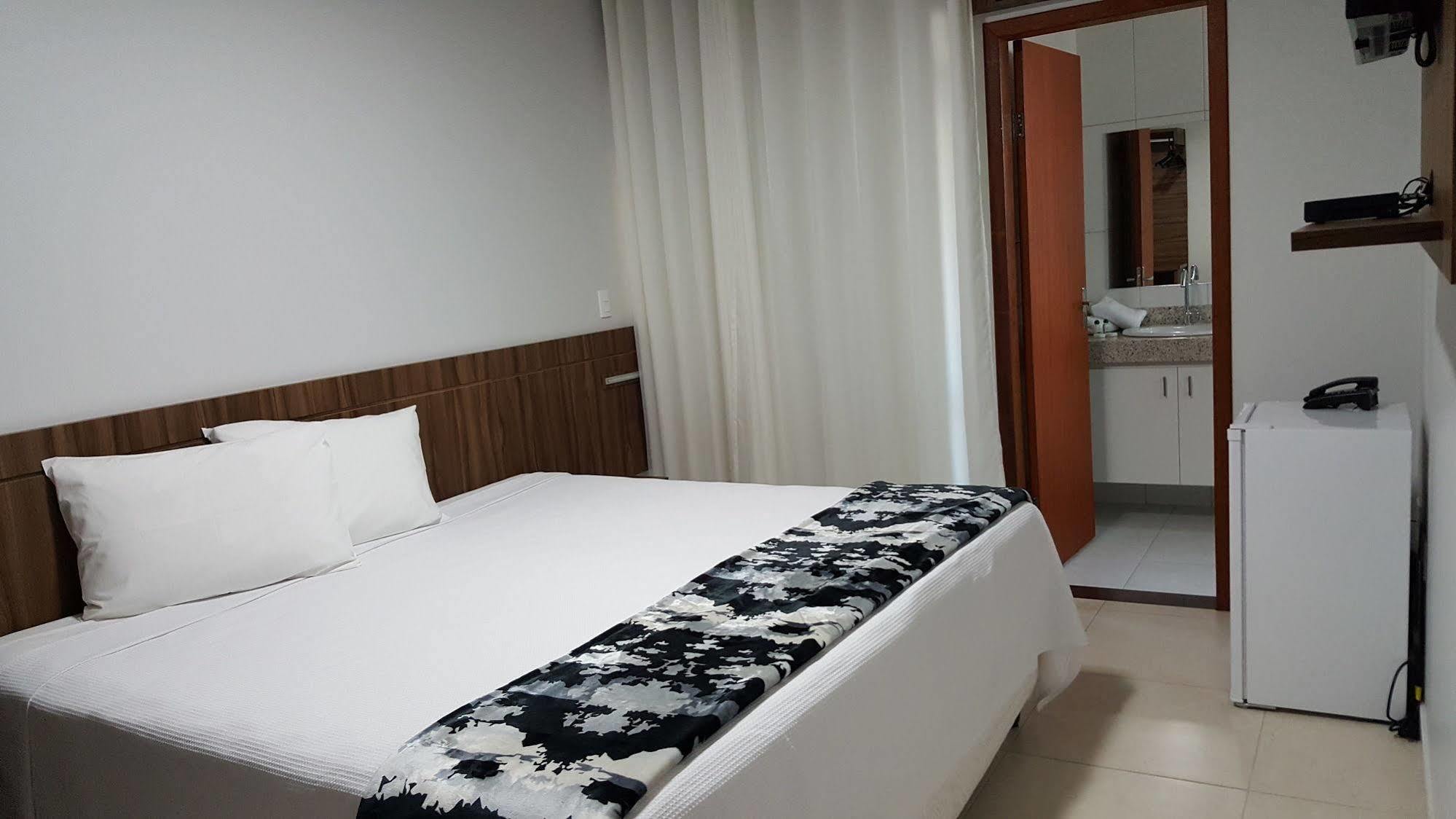 Manhattan Apart Hotel Caratinga Esterno foto